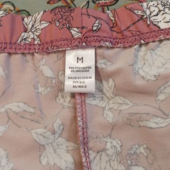 NEW. Marilyn Monroe Floral Two-Piece Pajamas with Lace Trim - Picture 6 of 11